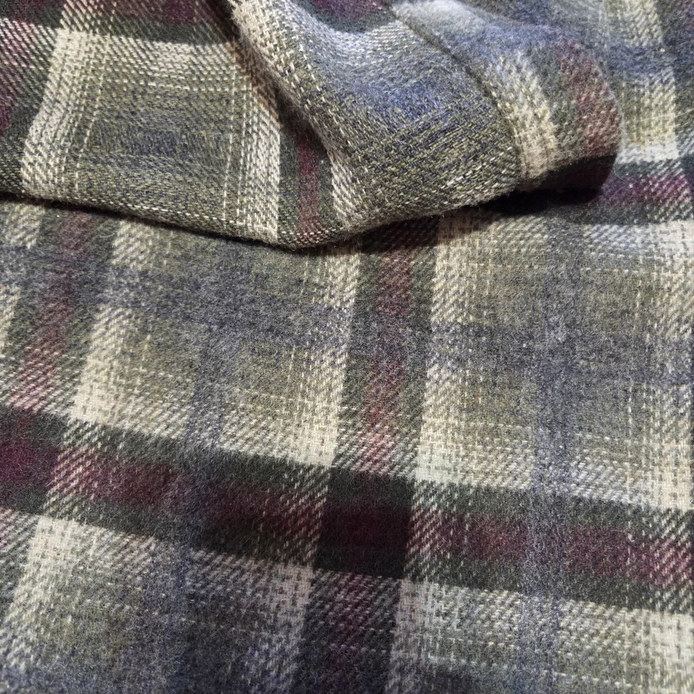 American Eagle Outfitters chic plaid